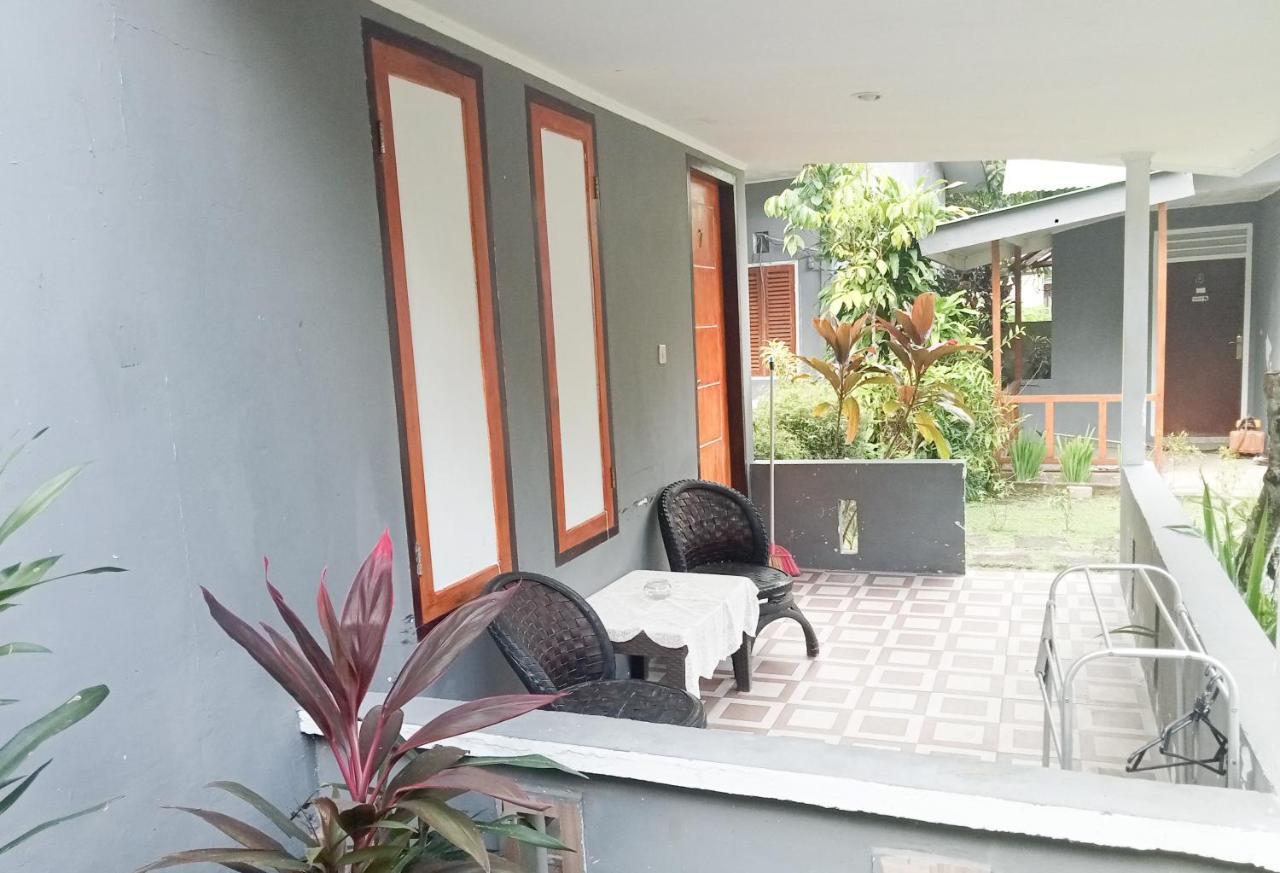 Tangkoko Ranger Homestay Bitung Exterior photo