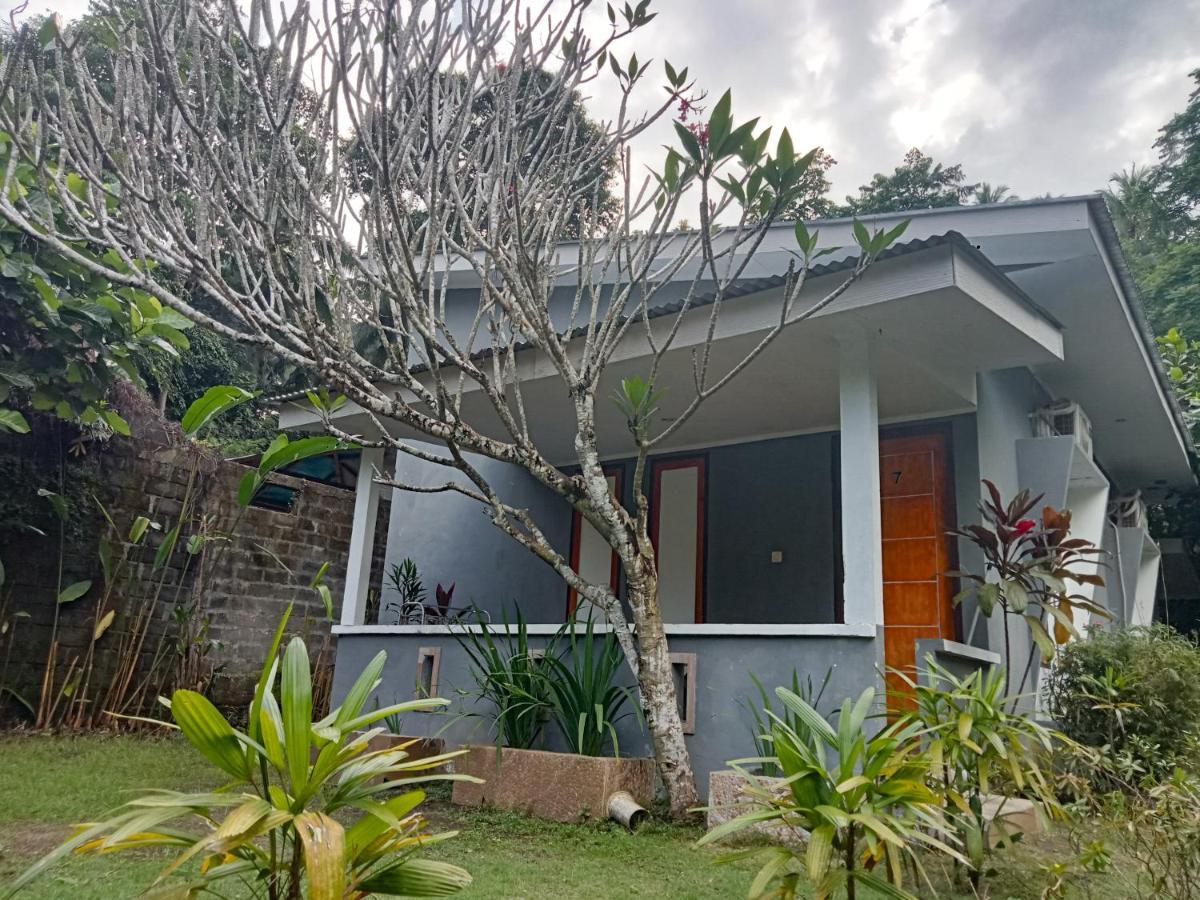 Tangkoko Ranger Homestay Bitung Exterior photo