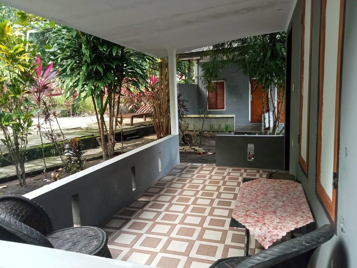Tangkoko Ranger Homestay Bitung Exterior photo