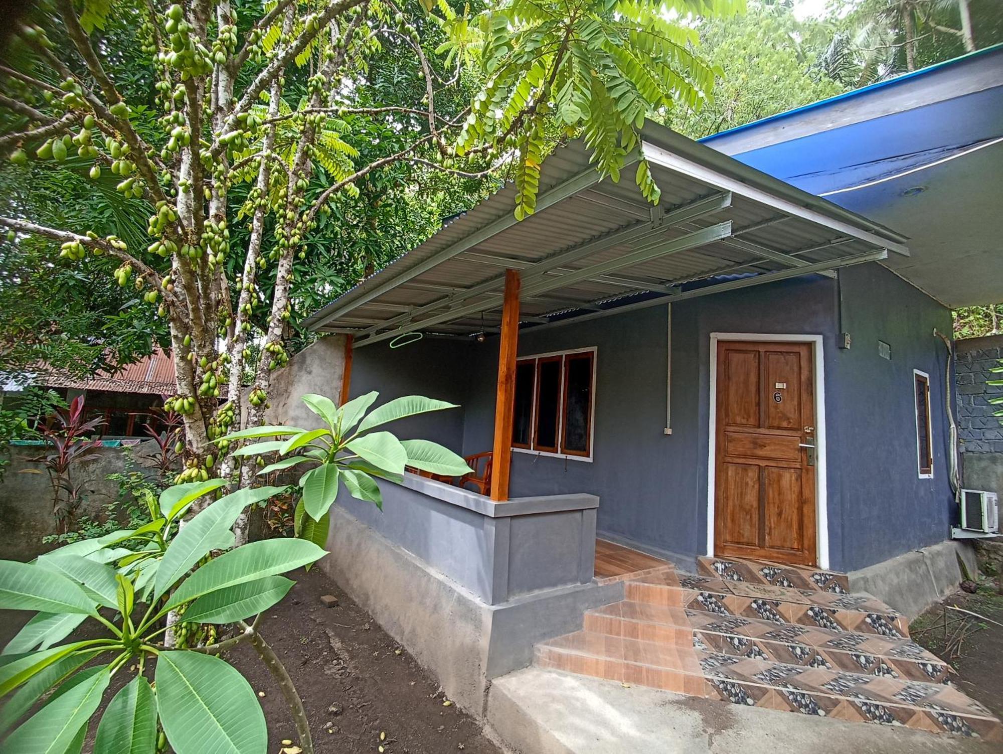 Tangkoko Ranger Homestay Bitung Exterior photo